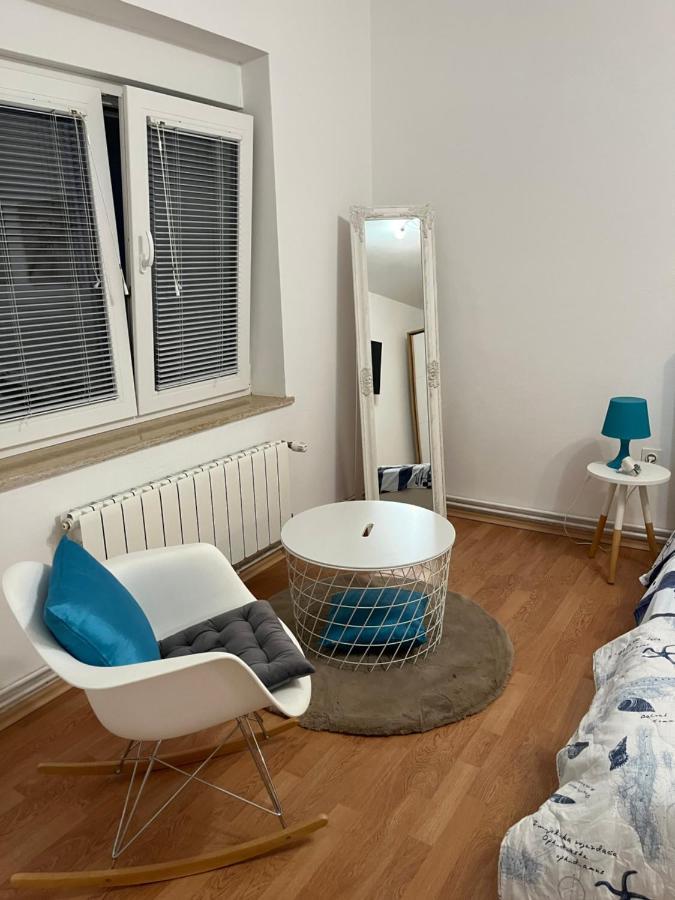 Apartment พูลา ภายนอก รูปภาพ