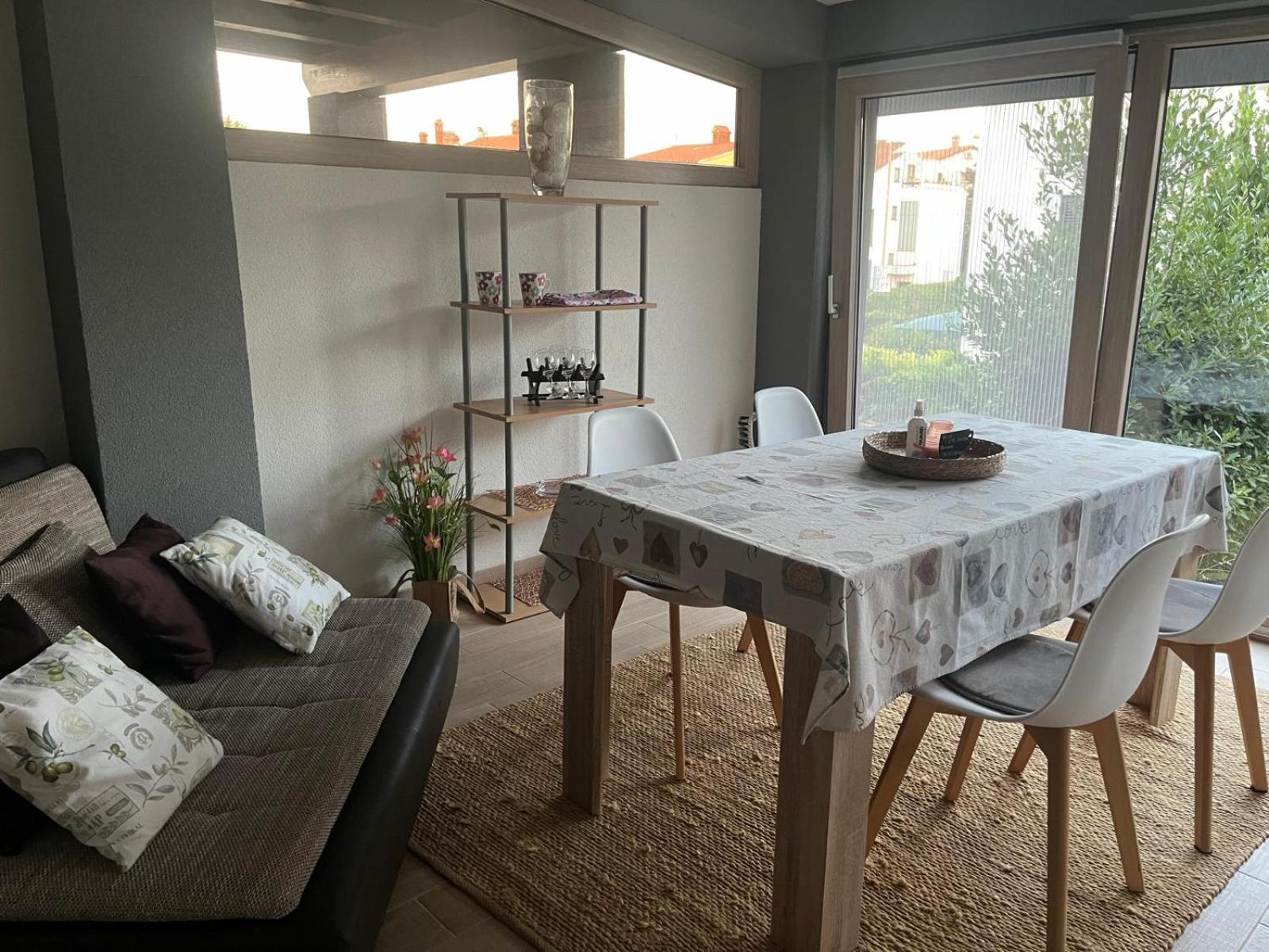 Apartment พูลา ภายนอก รูปภาพ